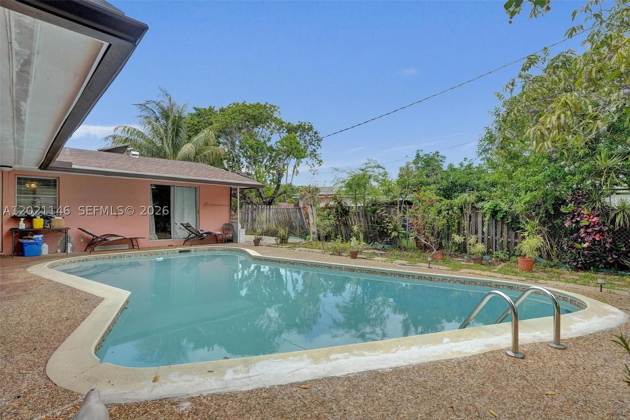 Real estate property located at 2460 63rd Ter, Broward, Sunrise Golf Village, Sunrise, FL