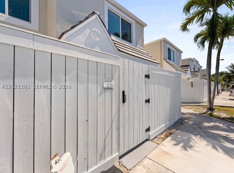 Real estate property located at 4550 68th Ct Cir #51-8, Miami-dade, Gables Point Condo I, Miami, FL