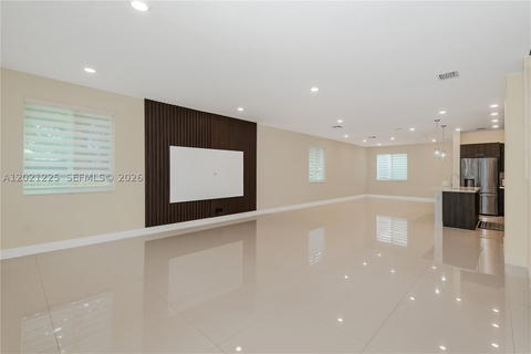 Real estate property located at 6681 104th Ave, Miami-dade, Landmark At Doral Central, Doral, FL