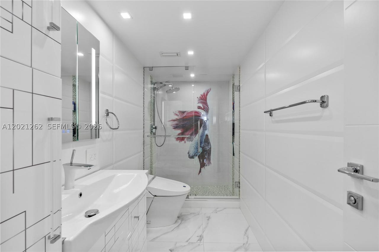 Real estate property located at 2030 Ocean Drive #2127, Broward, Parker Plaza Condo Estate, Hallandale Beach, FL