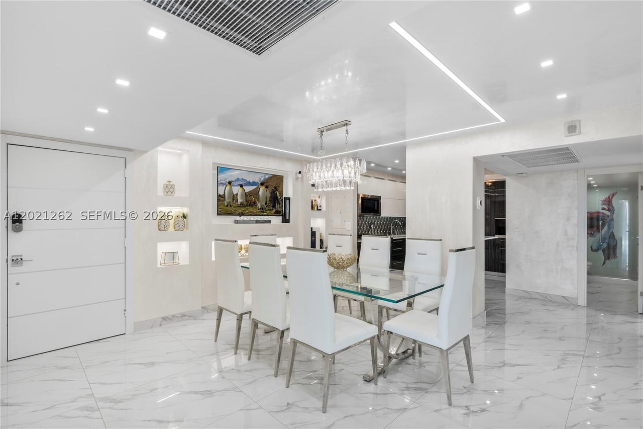 Real estate property located at 2030 Ocean Drive #2127, Broward, Parker Plaza Condo Estate, Hallandale Beach, FL