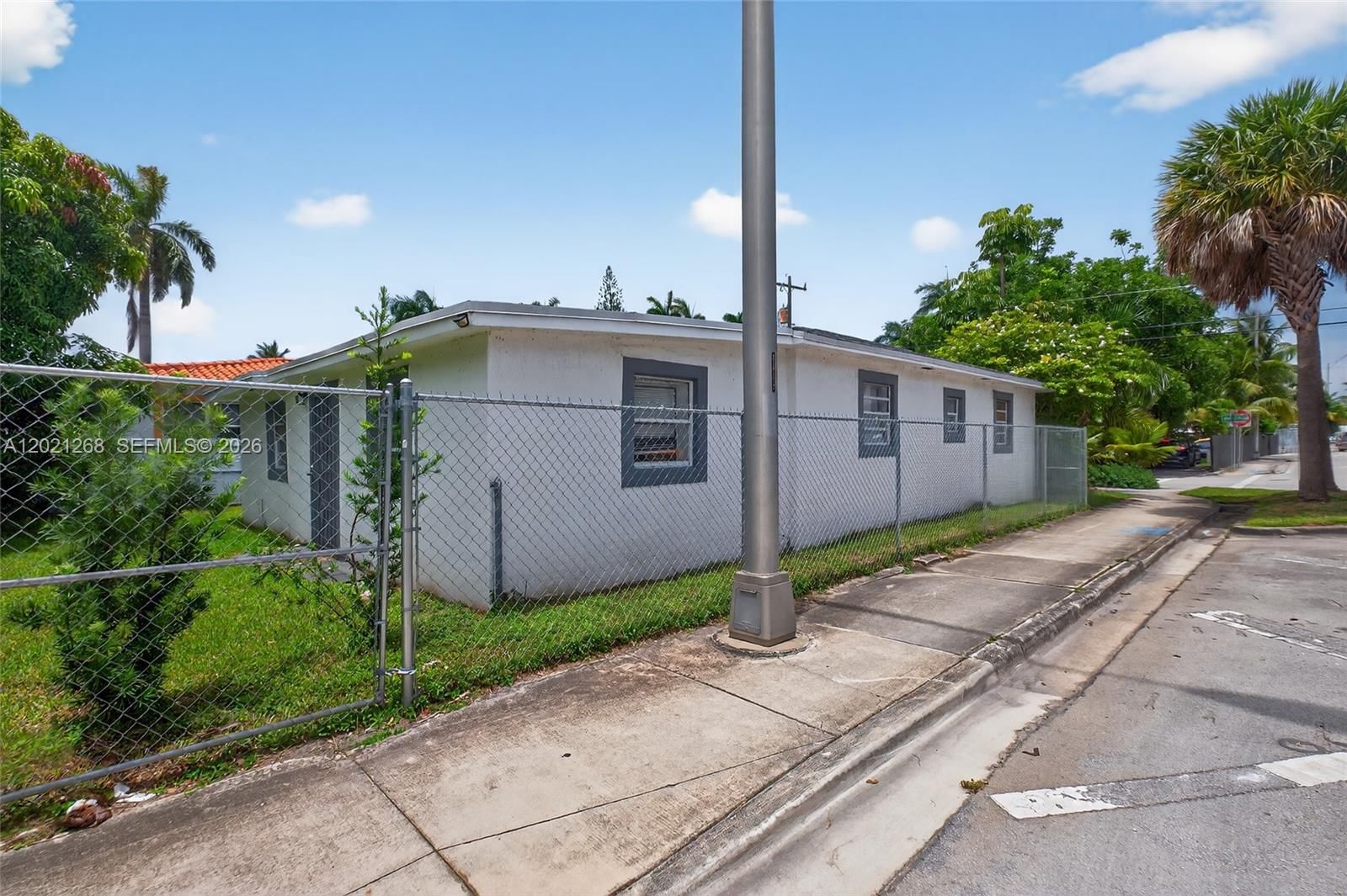 Real estate property located at 8224 1st Pl, Miami-dade, Griffin Gardens Pl, Miami, FL