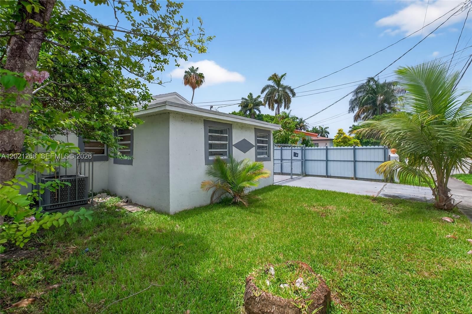 Real estate property located at 8224 1st Pl, Miami-dade, Griffin Gardens Pl, Miami, FL