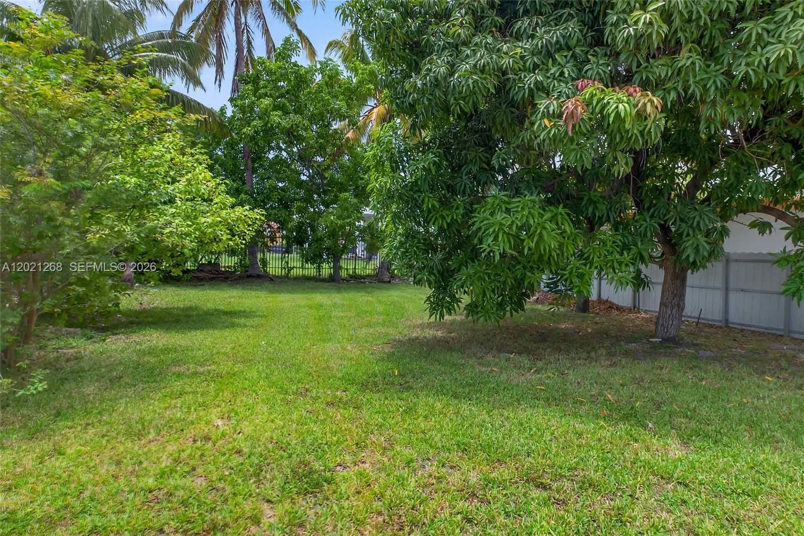 Real estate property located at 8224 1st Pl, Miami-dade, Griffin Gardens Pl, Miami, FL