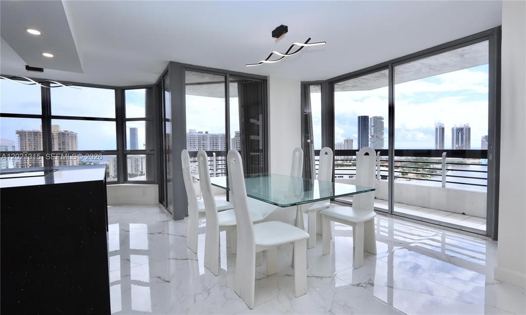 Real estate property located at 3530 Mystic Pointe Dr #2510, Miami-dade, Mystic Pointe Tower 500 C, Aventura, FL