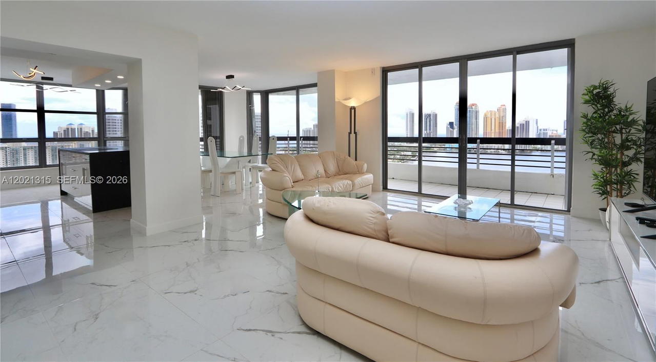 Real estate property located at 3530 Mystic Pointe Dr #2510, Miami-dade, Mystic Pointe Tower 500 C, Aventura, FL