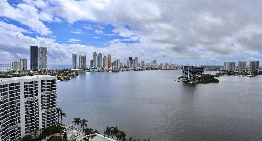 Real estate property located at 3530 Mystic Pointe Dr #2510, Miami-dade, Mystic Pointe Tower 500 C, Aventura, FL