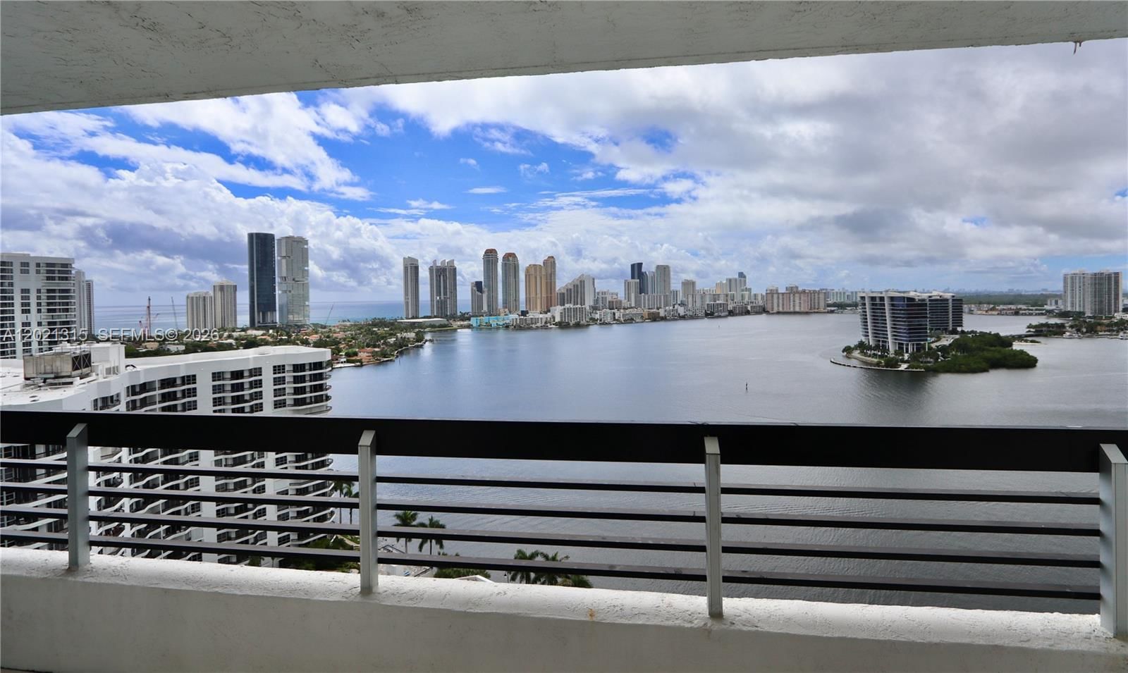 Real estate property located at 3530 Mystic Pointe Dr #2510, Miami-dade, Mystic Pointe Tower 500 C, Aventura, FL