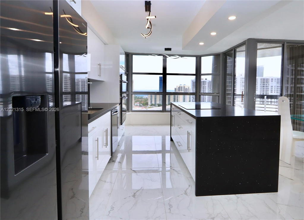 Real estate property located at 3530 Mystic Pointe Dr #2510, Miami-dade, Mystic Pointe Tower 500 C, Aventura, FL