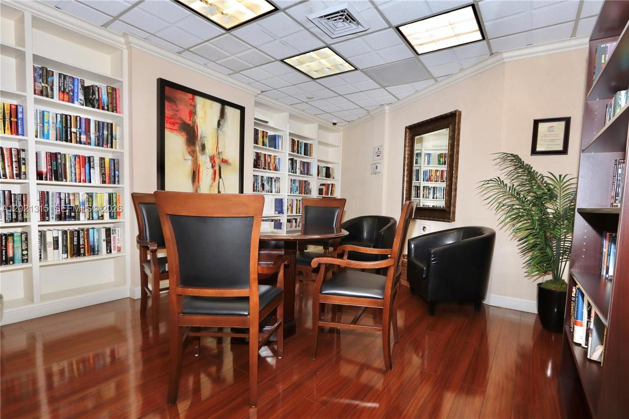Real estate property located at 3530 Mystic Pointe Dr #2510, Miami-dade, Mystic Pointe Tower 500 C, Aventura, FL