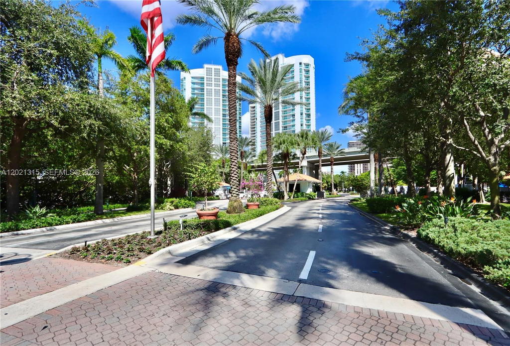Real estate property located at 3530 Mystic Pointe Dr #2510, Miami-dade, Mystic Pointe Tower 500 C, Aventura, FL