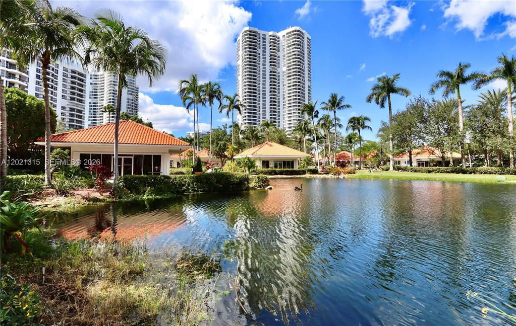 Real estate property located at 3530 Mystic Pointe Dr #2510, Miami-dade, Mystic Pointe Tower 500 C, Aventura, FL