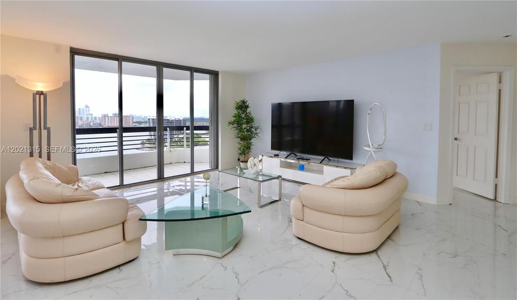 Real estate property located at 3530 Mystic Pointe Dr #2510, Miami-dade, Mystic Pointe Tower 500 C, Aventura, FL