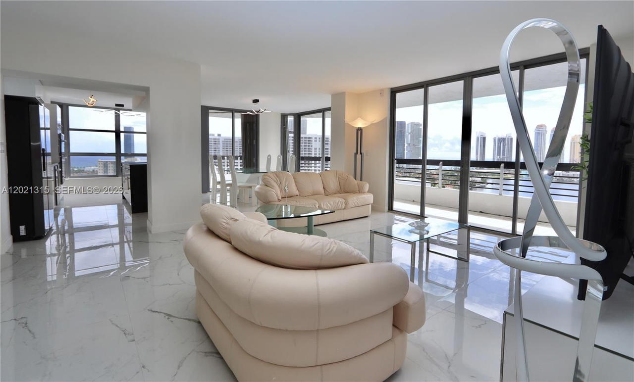 Real estate property located at 3530 Mystic Pointe Dr #2510, Miami-dade, Mystic Pointe Tower 500 C, Aventura, FL