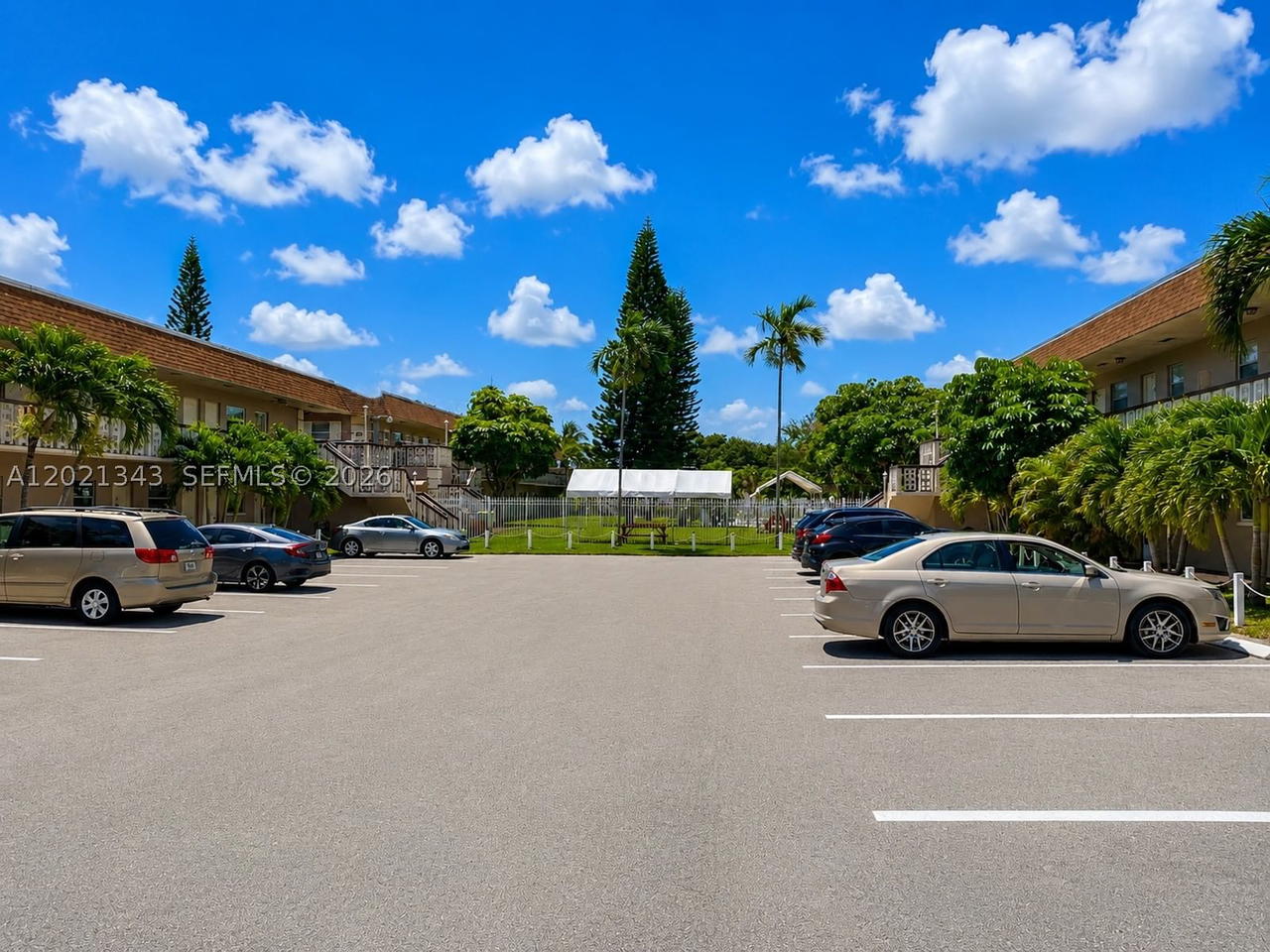 Real estate property located at 2832 Fillmore St #22, Broward, Pinewood, Hollywood, FL