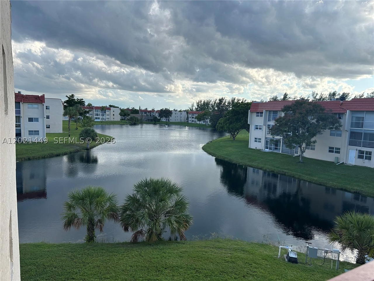 Real estate property located at 2831 Sunrise Lakes Dr #309, Broward, Sunrise Lakes Phase 1, Sunrise, FL