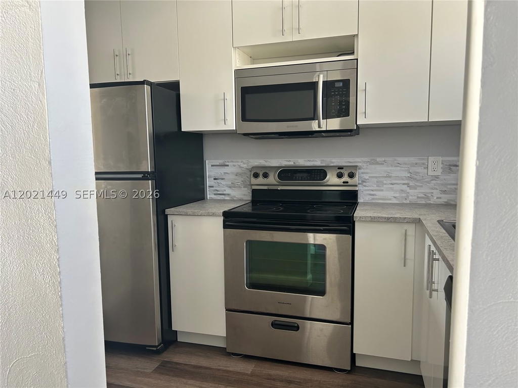 Real estate property located at 2831 Sunrise Lakes Dr #309, Broward, Sunrise Lakes Phase 1, Sunrise, FL