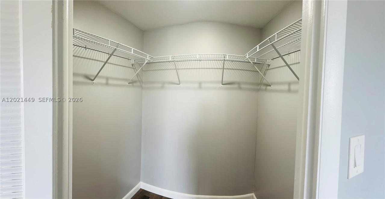 Real estate property located at 2831 Sunrise Lakes Dr #309, Broward, Sunrise Lakes Phase 1, Sunrise, FL