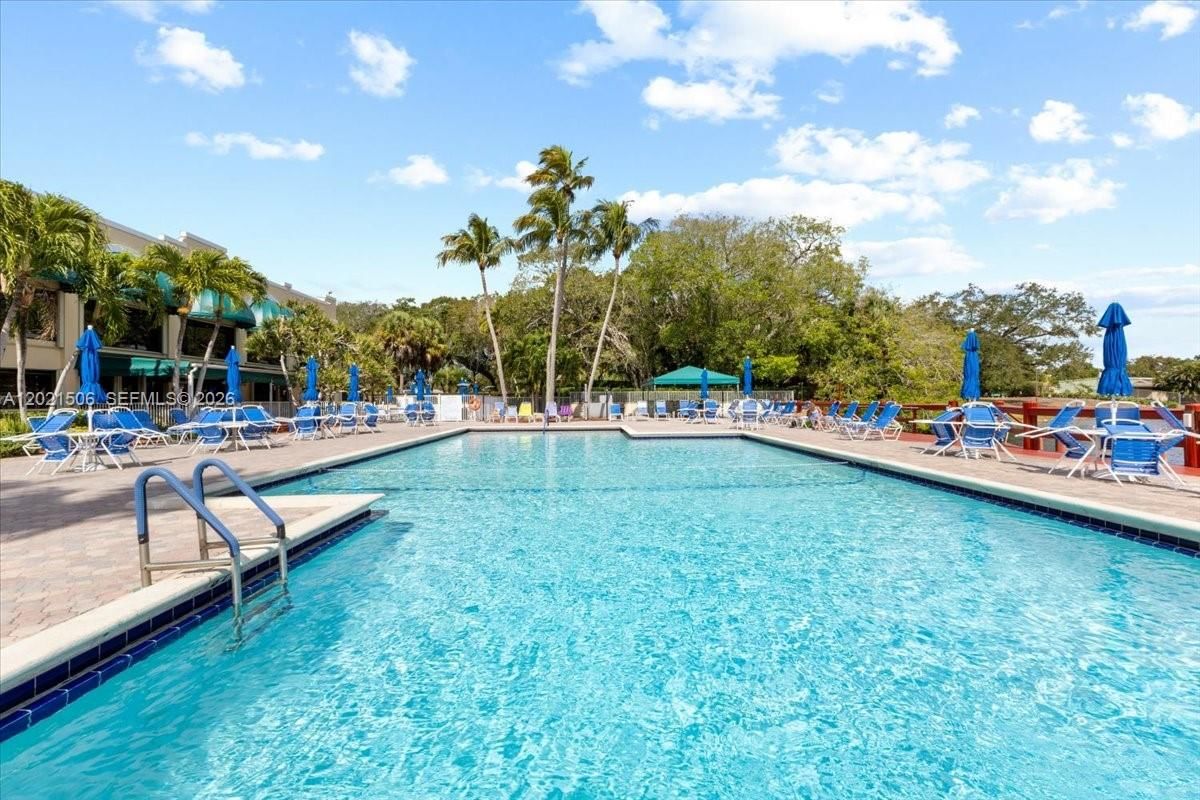 Real estate property located at 9501 Seagrape Dr #102, Broward, Condo 5 Of Sabal Palm Con, Davie, FL