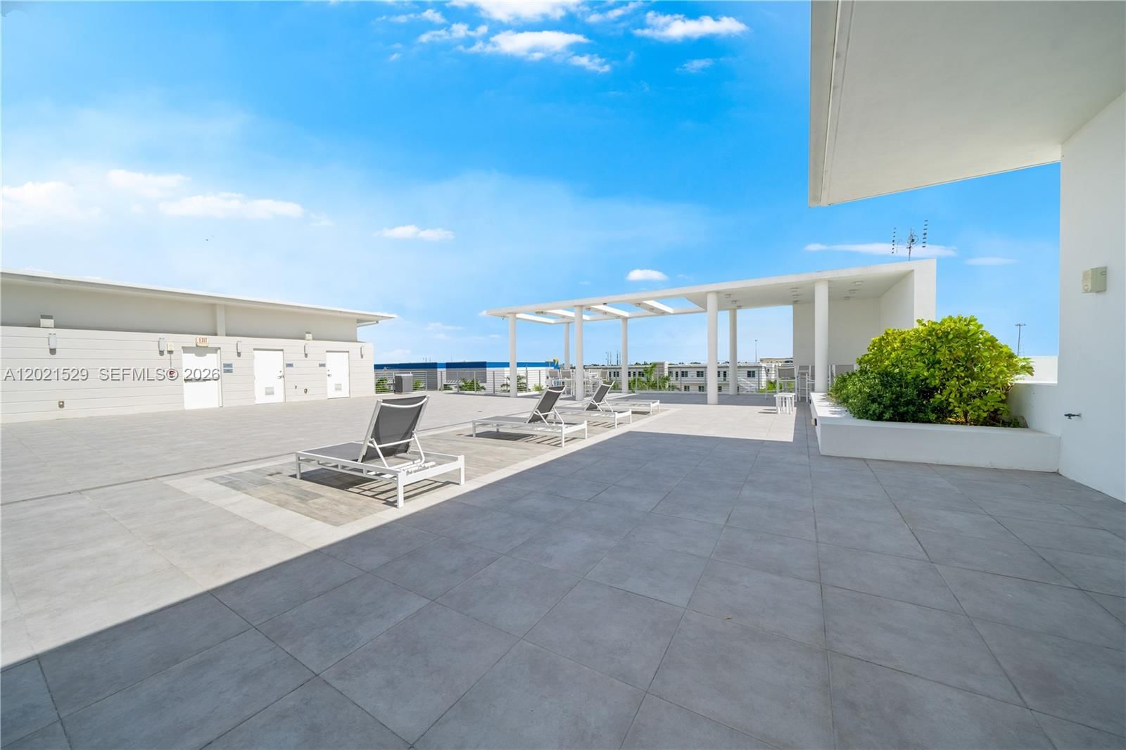 Real estate property located at 6400 105th Pl, Miami-dade, Landmark At Doral, Doral, FL