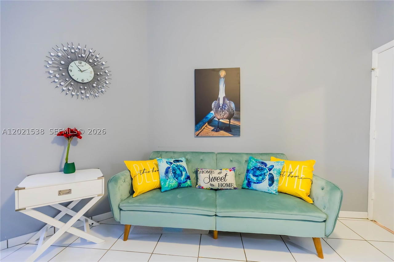 Real estate property located at 1327 Seagrape Cir, Broward, Country Isles Garden Home, Weston, FL