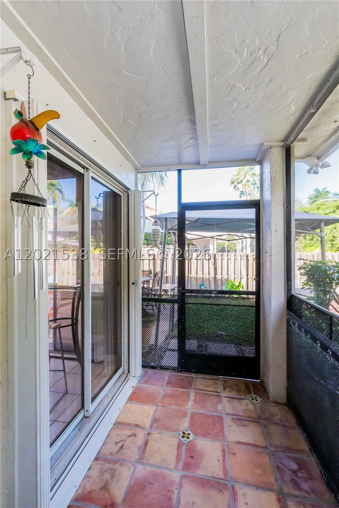 Real estate property located at 1327 Seagrape Cir, Broward, Country Isles Garden Home, Weston, FL