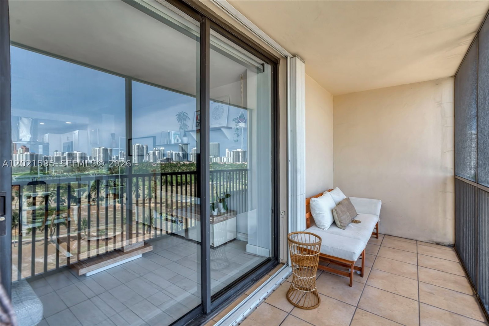 Real estate property located at 20379 Country Club Dr #1237, Miami-dade, Country Club - Turnberry, Aventura, FL