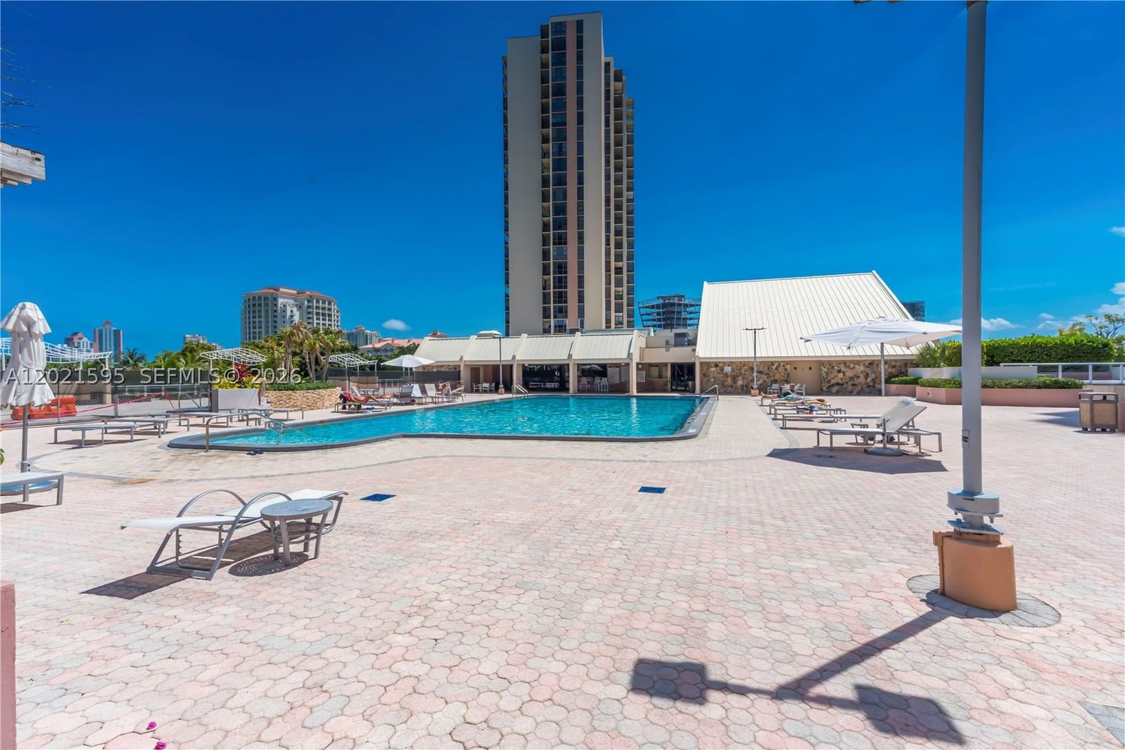 Real estate property located at 20379 Country Club Dr #1237, Miami-dade, Country Club - Turnberry, Aventura, FL