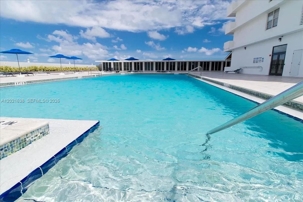 Real estate property located at 5601 Collins Ave #1517, Miami-dade, The Pavilion Condo, Miami Beach, FL