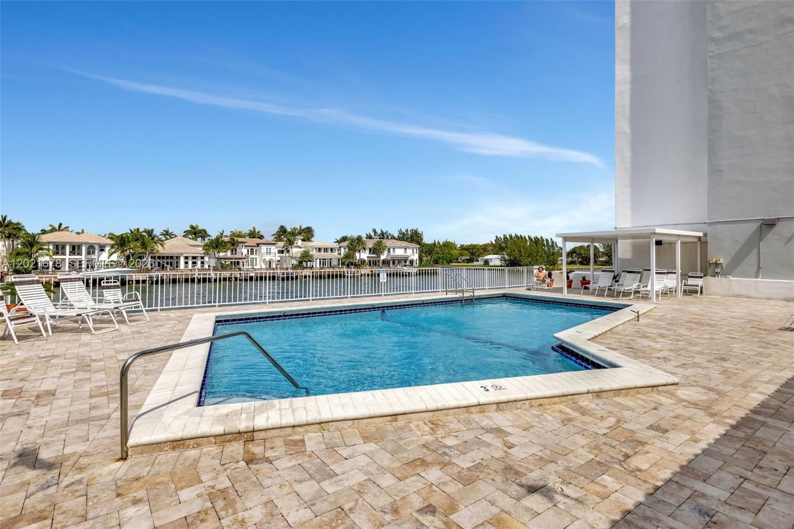 Real estate property located at 1400 Ocean Dr #1001, Broward, Trafalgar Towers Condomin, Hollywood, FL