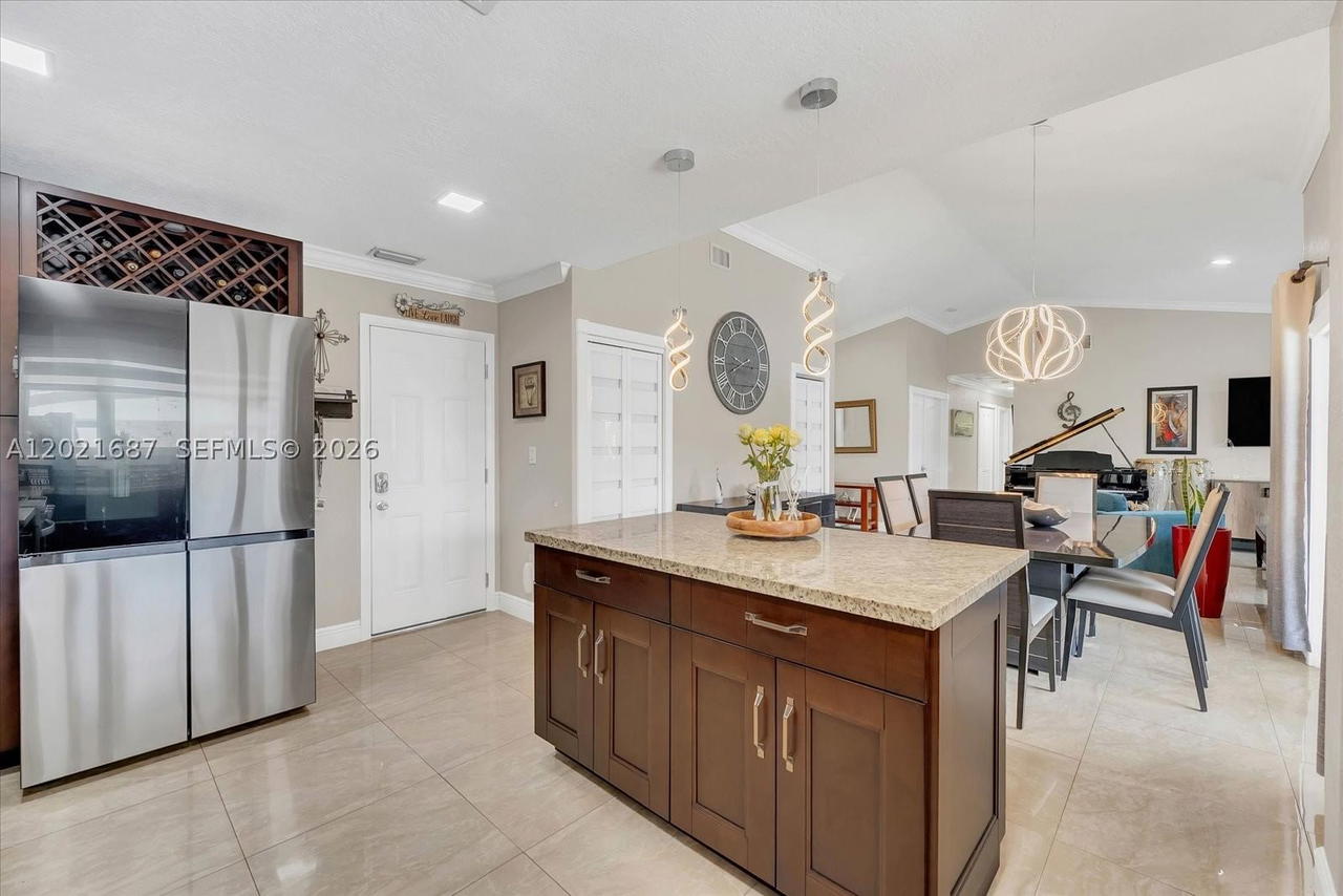 Real estate property located at 9796 28th Ter, Miami-dade, Vanderbilt Park Amd Pl, Doral, FL