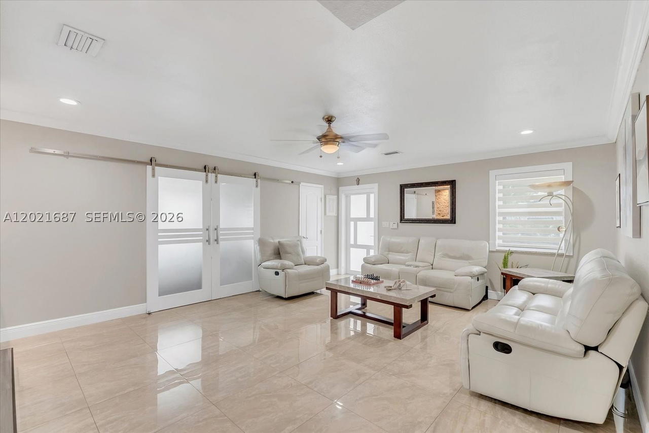 Real estate property located at 9796 28th Ter, Miami-dade, Vanderbilt Park Amd Pl, Doral, FL