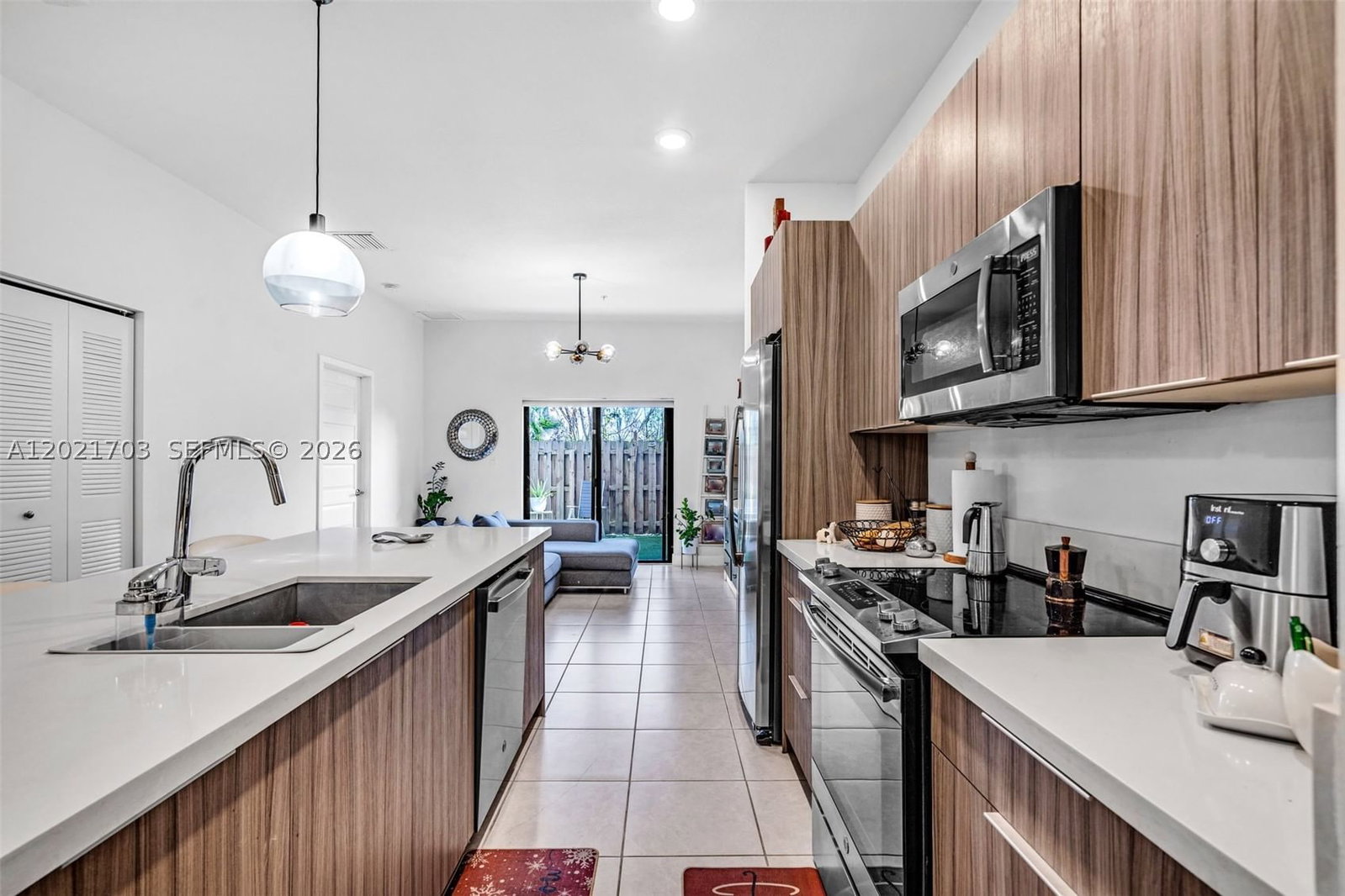 Real estate property located at 8015 104th Ave #3, Miami-dade, Apex At Park Central Cond, Doral, FL