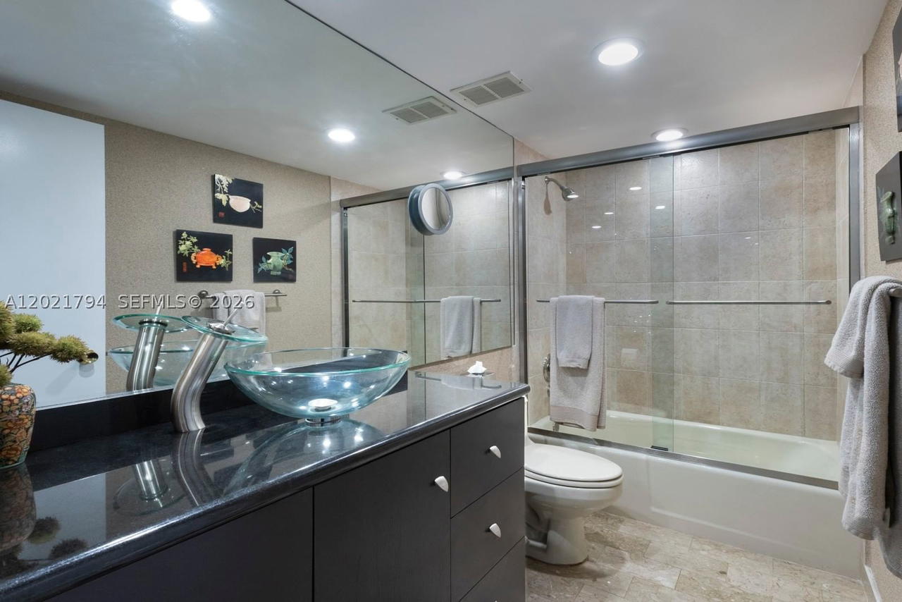 Real estate property located at 3 Grove Isle Dr C307, Miami-dade, Grove Isle Condo, Miami, FL