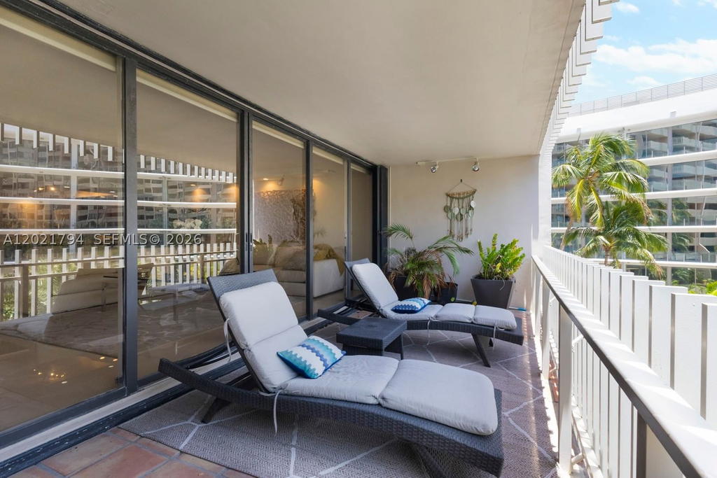 Real estate property located at 3 Grove Isle Dr C307, Miami-dade, Grove Isle Condo, Miami, FL