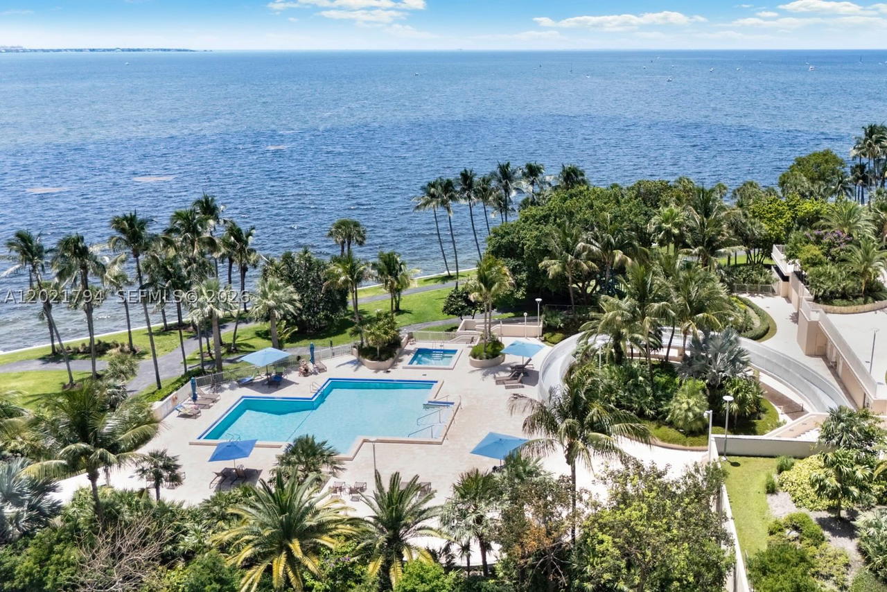 Real estate property located at 3 Grove Isle Dr C307, Miami-dade, Grove Isle Condo, Miami, FL