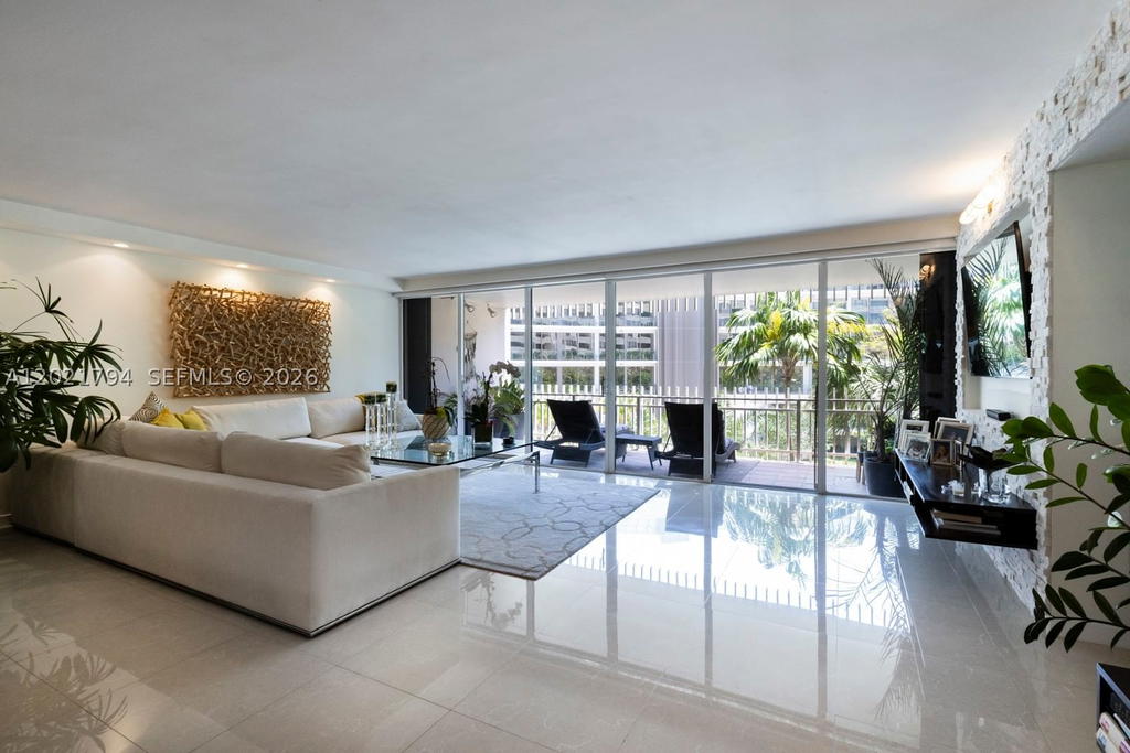 Real estate property located at 3 Grove Isle Dr C307, Miami-dade, Grove Isle Condo, Miami, FL