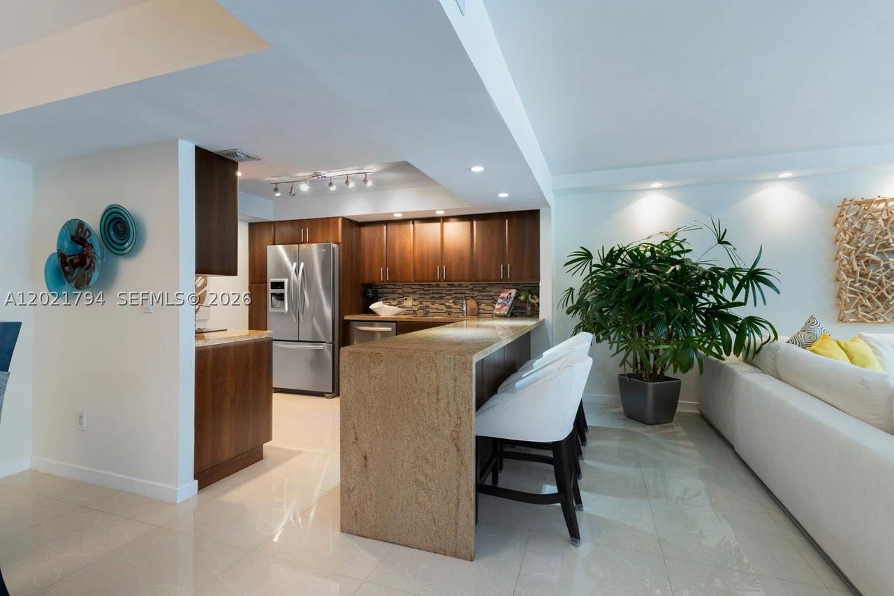 Real estate property located at 3 Grove Isle Dr C307, Miami-dade, Grove Isle Condo, Miami, FL