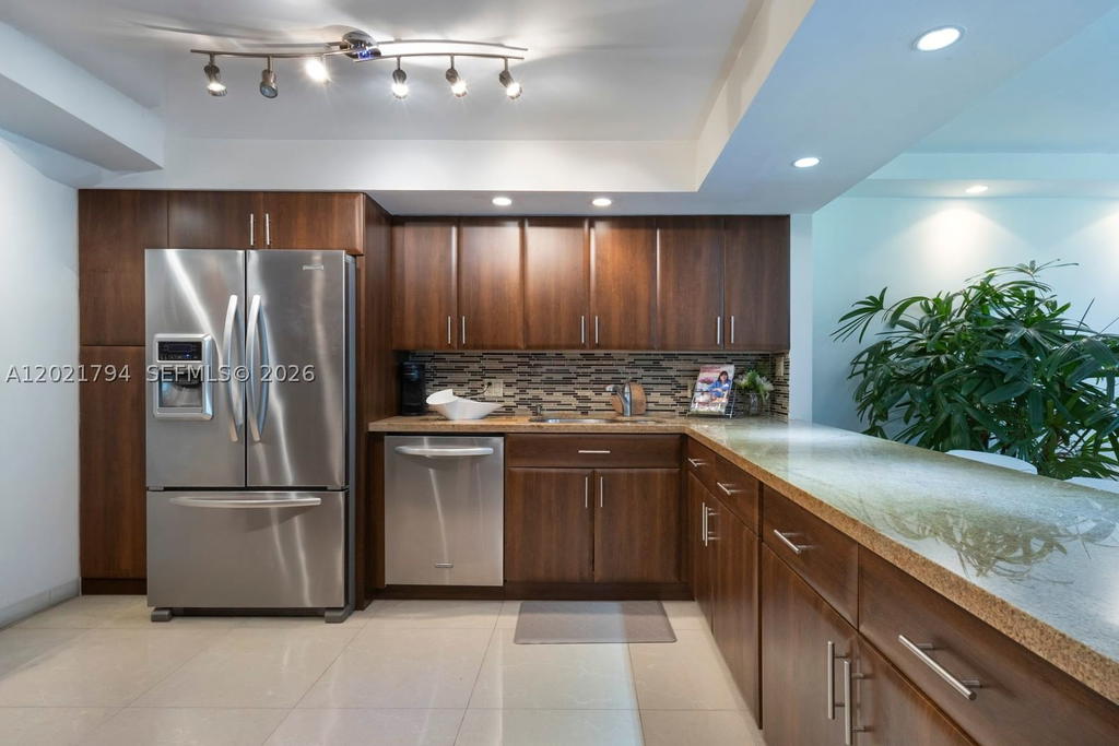 Real estate property located at 3 Grove Isle Dr C307, Miami-dade, Grove Isle Condo, Miami, FL
