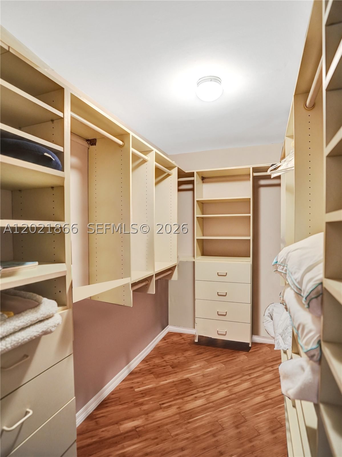 Real estate property located at 1800 Ocean Blvd #1012, Broward, Hampton Beach Club Condo, Lauderdale By The Sea, FL