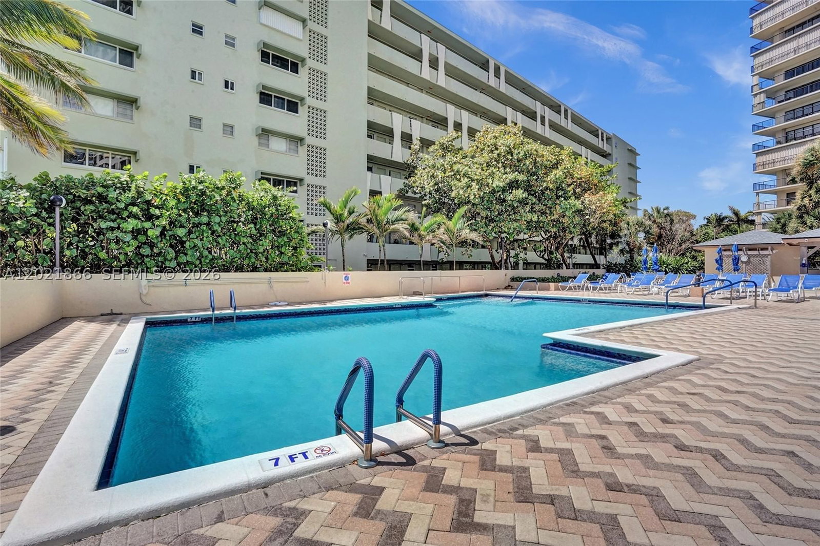 Real estate property located at 1800 Ocean Blvd #1012, Broward, Hampton Beach Club Condo, Lauderdale By The Sea, FL