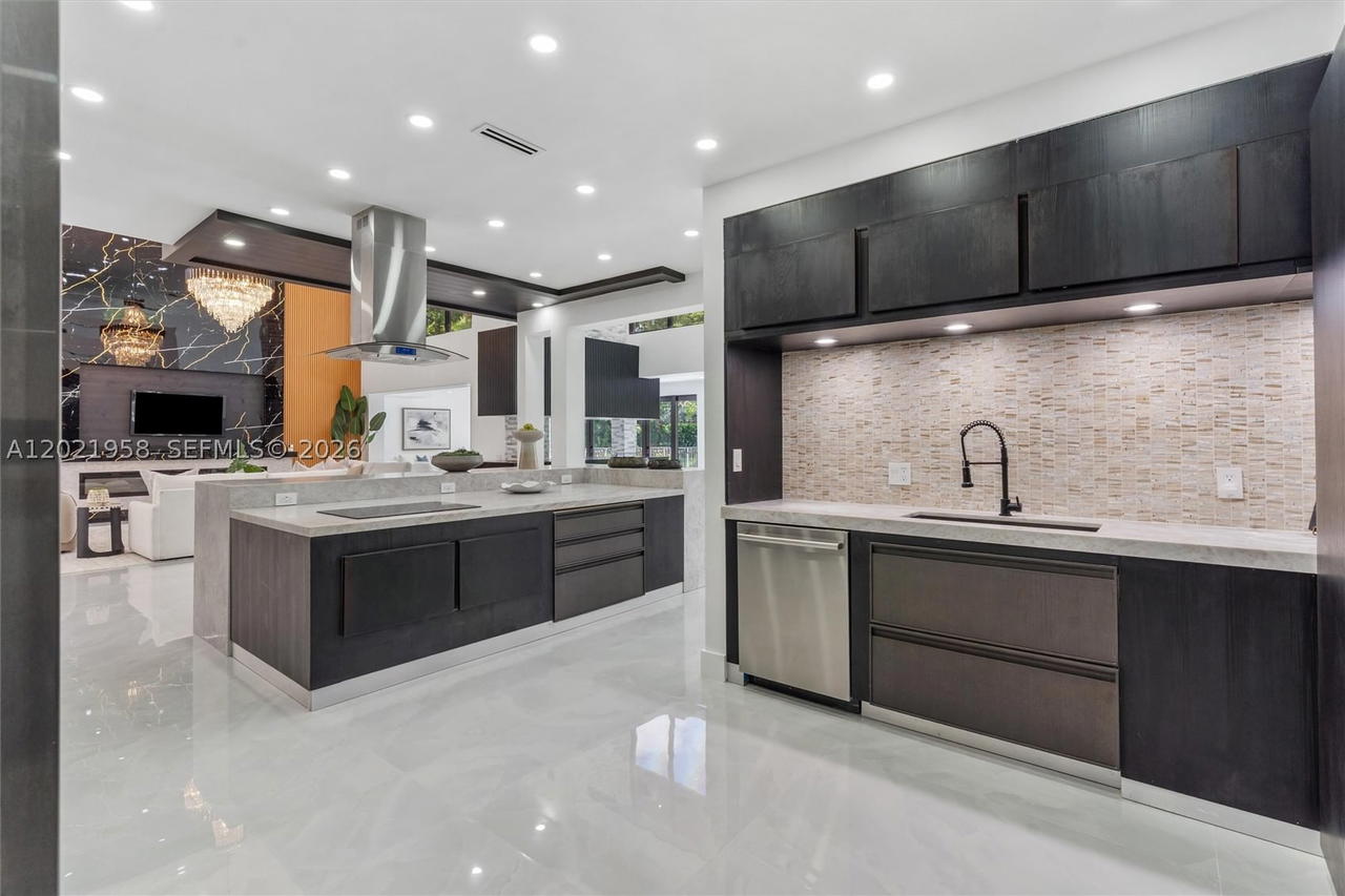 Real estate property located at 7011 Hialeah Ln, Broward, Cypress Head, Parkland, FL