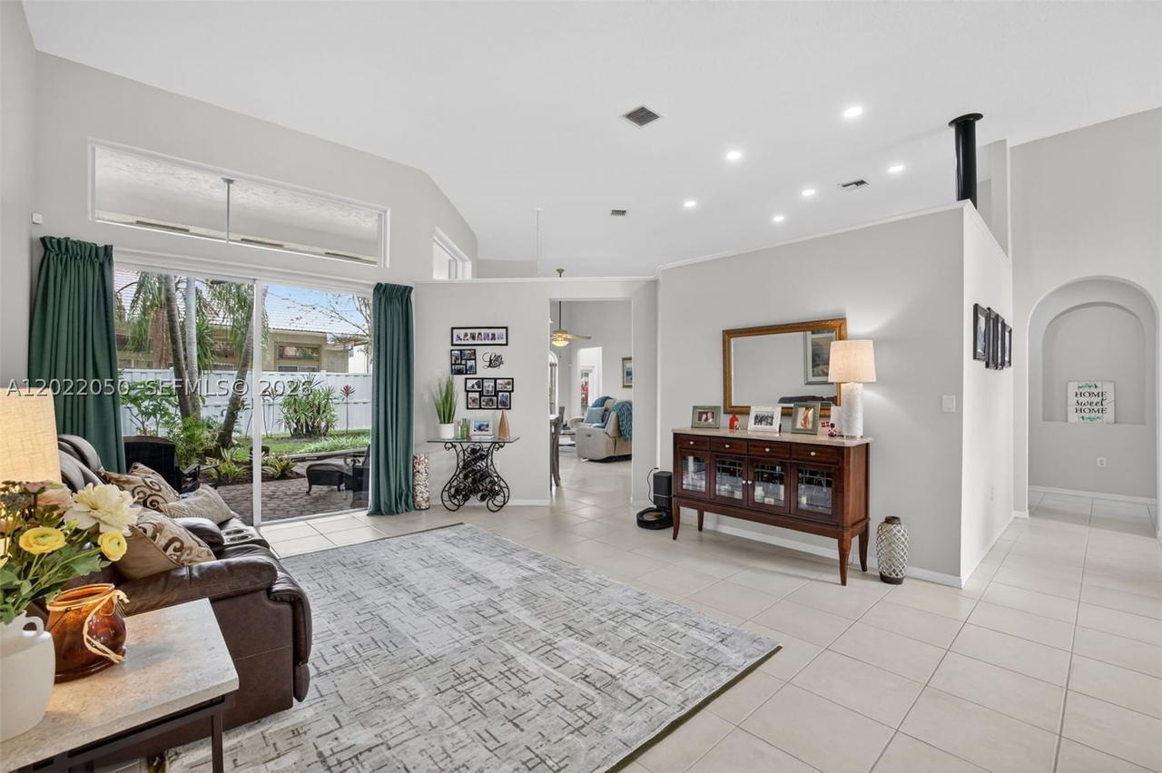Real estate property located at 13775 20th St, Broward, Pembroke Falls-phase 4a, Pembroke Pines, FL