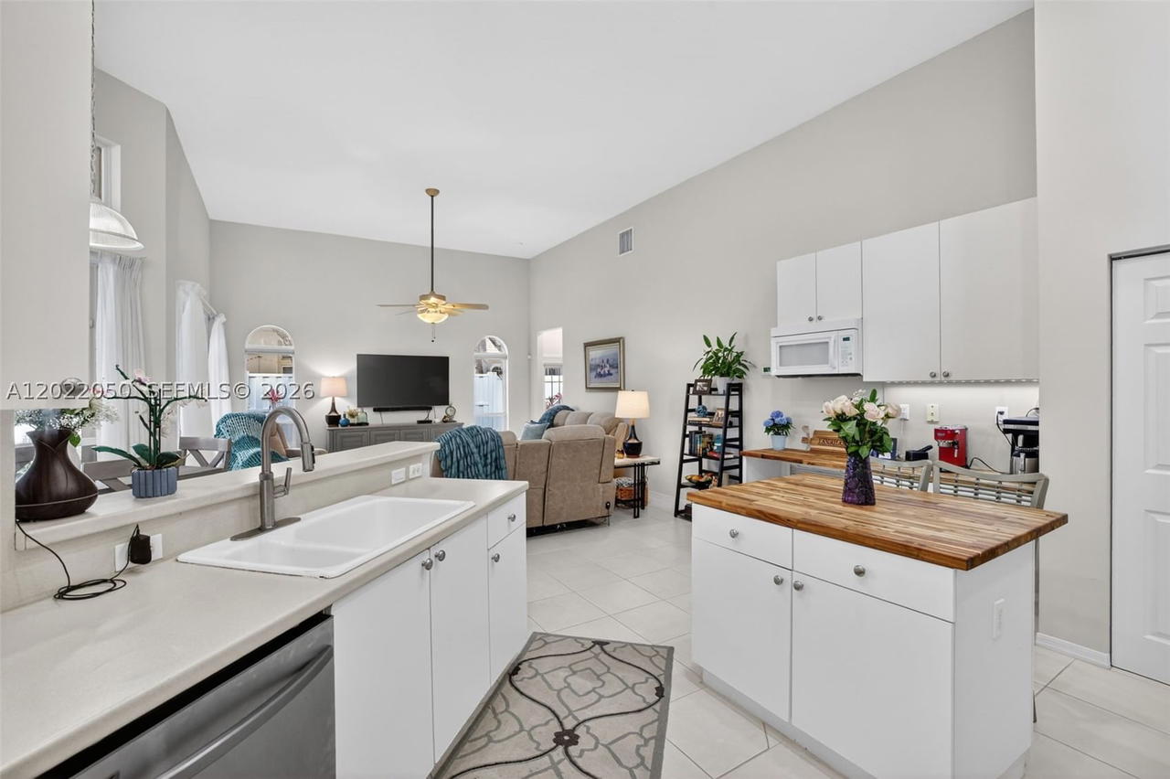 Real estate property located at 13775 20th St, Broward, Pembroke Falls-phase 4a, Pembroke Pines, FL