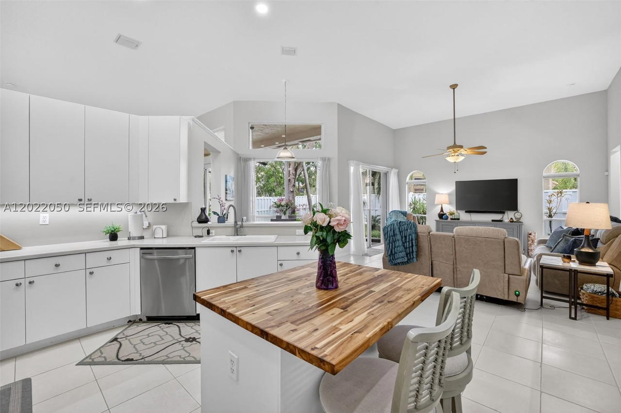 Real estate property located at 13775 20th St, Broward, Pembroke Falls-phase 4a, Pembroke Pines, FL