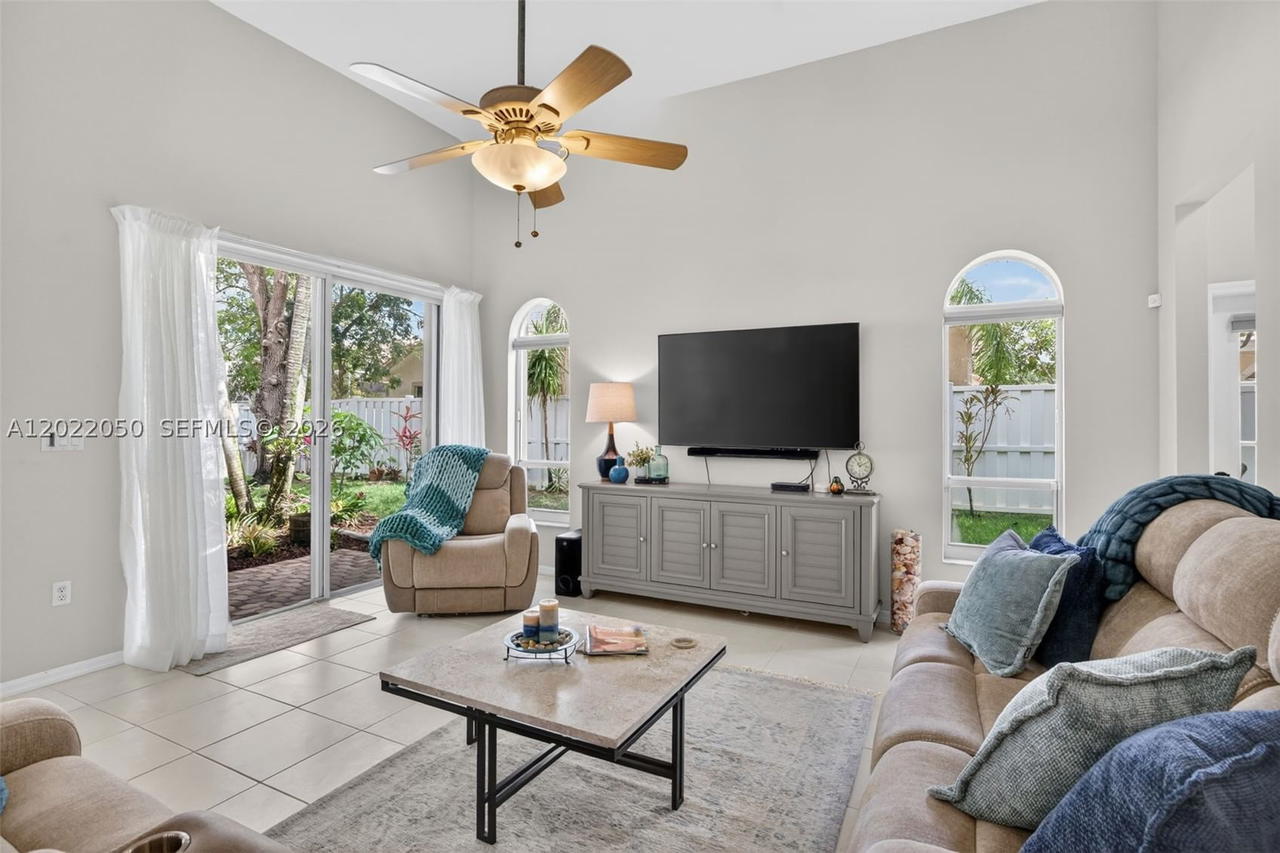 Real estate property located at 13775 20th St, Broward, Pembroke Falls-phase 4a, Pembroke Pines, FL