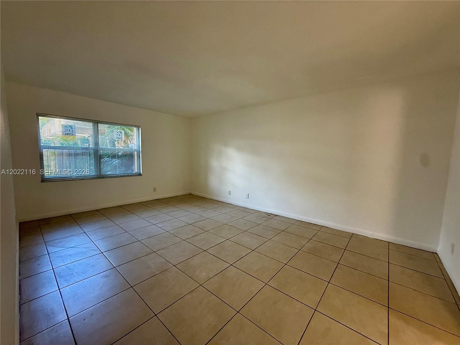 Real estate property located at 18101 68th Ave B102, Miami-dade, Venetian Gardens At Count, Hialeah, FL