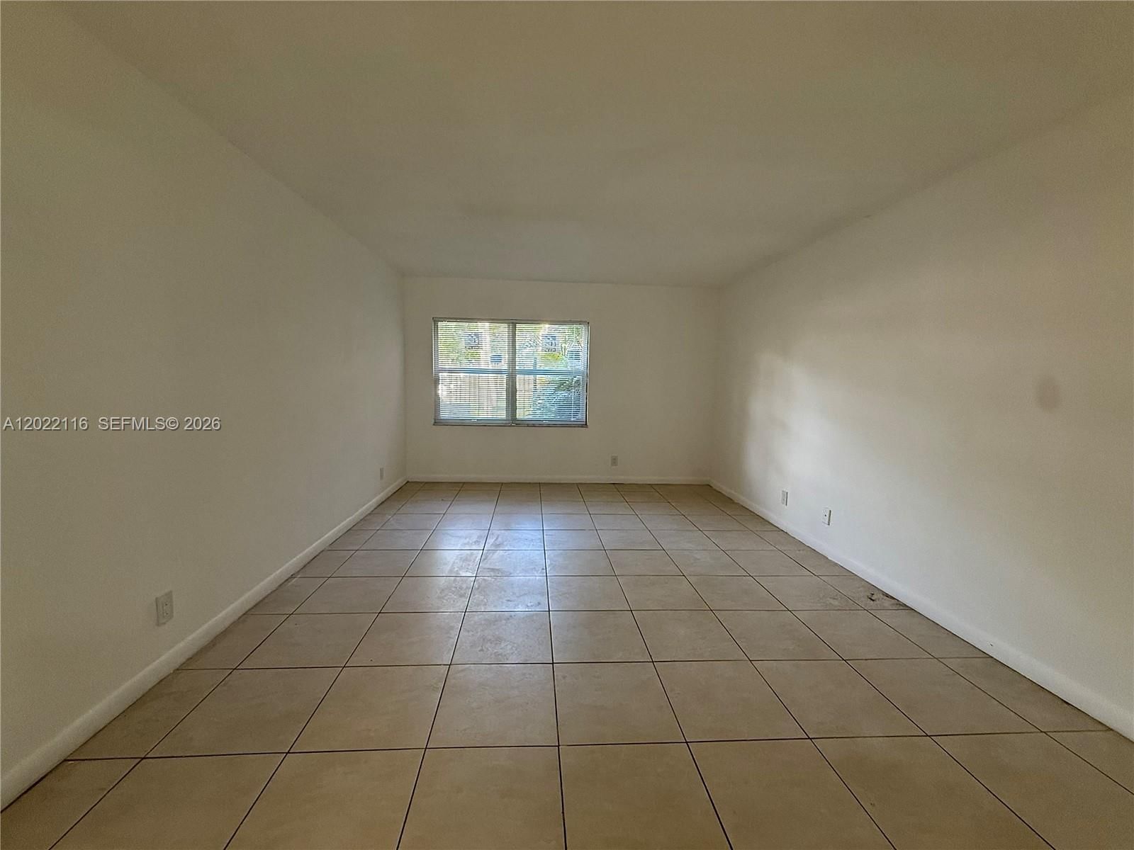 Real estate property located at 18101 68th Ave B102, Miami-dade, Venetian Gardens At Count, Hialeah, FL