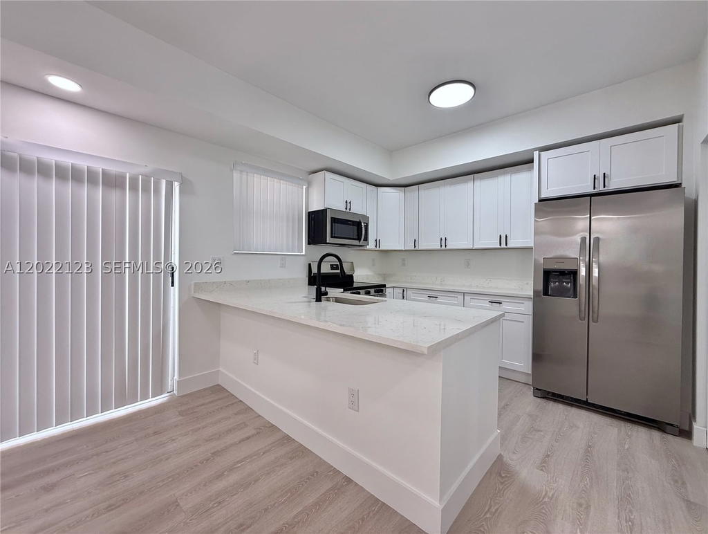 Real estate property located at 5230 109th Ave #7, Miami-dade, Veranda At Doral Condo No, Doral, FL