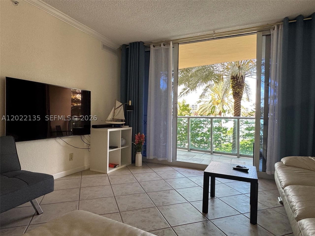 Real estate property located at 2501 Ocean Dr #328, Broward, Wave Condo, Hollywood, FL
